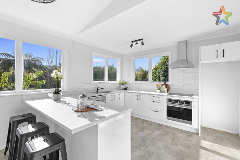 Photo of property in 84 Holborn Drive, Stokes Valley, Lower Hutt, 5019