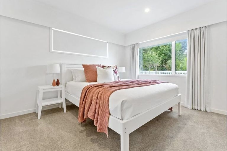 Photo of property in 24 Otakau Road, Milford, Auckland, 0620