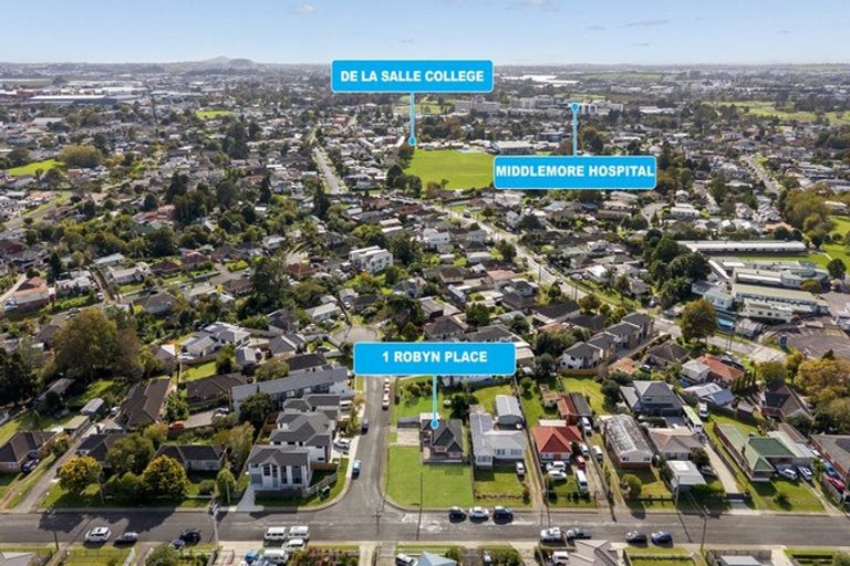 Photo of property in 1 Robyn Place, Mangere East, Auckland, 2024