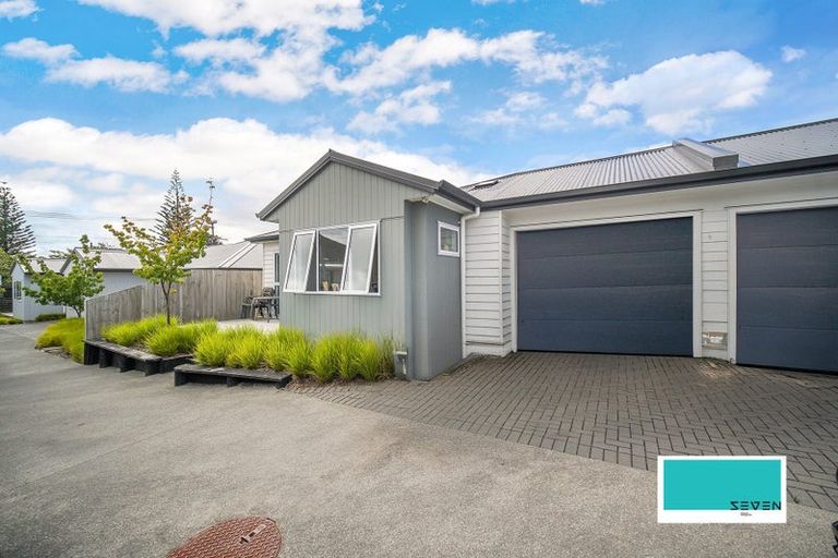 Photo of property in 147c Astley Avenue, New Lynn, Auckland, 0600