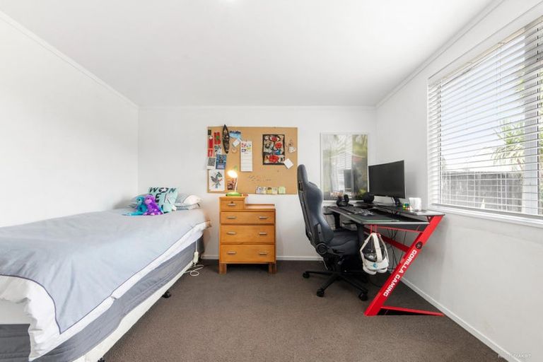 Photo of property in 8 Matipo Road, Te Atatu Peninsula, Auckland, 0610