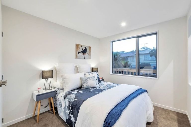 Photo of property in 1a Greville Road, Pinehill, Auckland, 0632