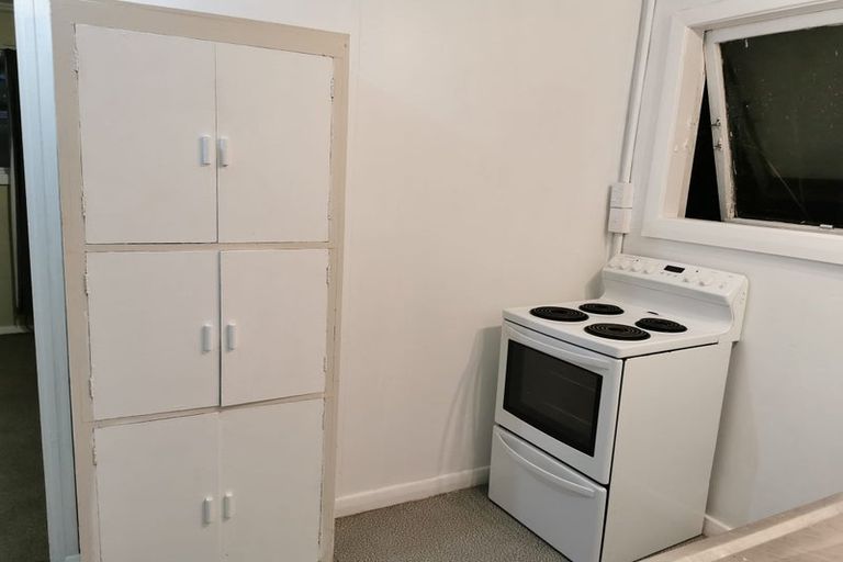 Photo of property in 88 Newlands Road, Newlands, Wellington, 6037