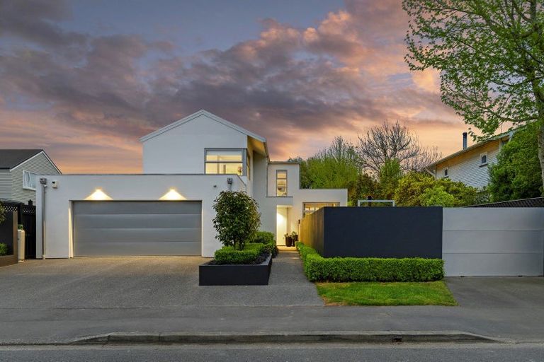 Photo of property in 35 Waiwetu Street, Fendalton, Christchurch, 8052