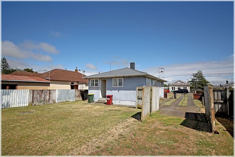 Photo of property in 17 Coley Street, Foxton, 4814