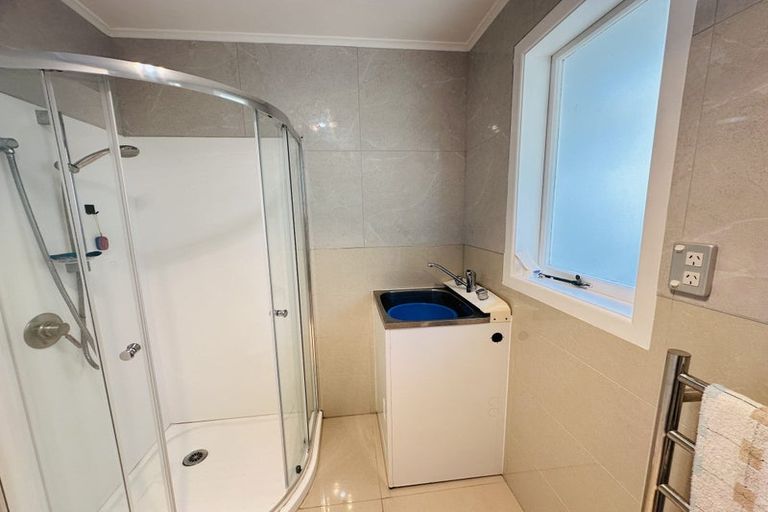 Photo of property in 21 Ludlow Terrace, Totara Vale, Auckland, 0627