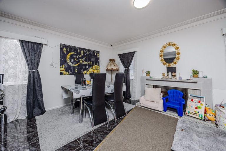 Photo of property in 27 Landon Avenue, Mangere East, Auckland, 2024
