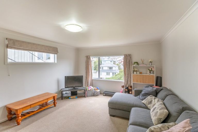 Photo of property in 2/121 Hataitai Road, Hataitai, Wellington, 6021