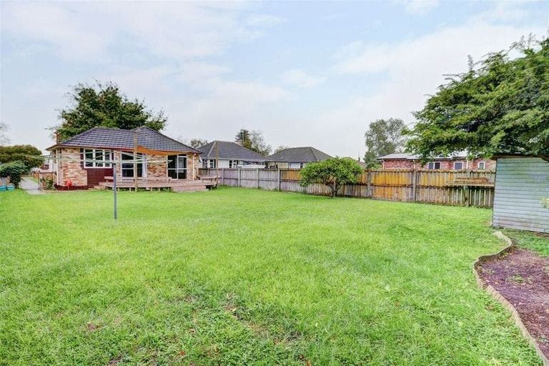 Photo of property in 35 Montgomery Crescent, Bader, Hamilton, 3206