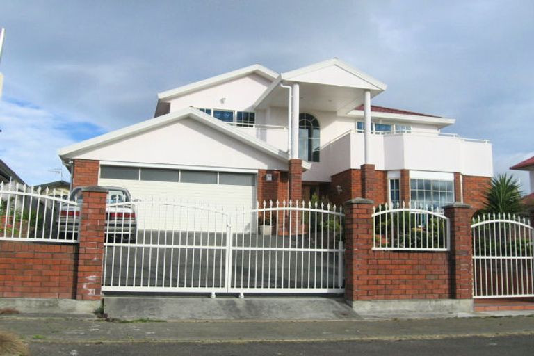 Photo of property in 60 The Strand, Fitzherbert, Palmerston North, 4410