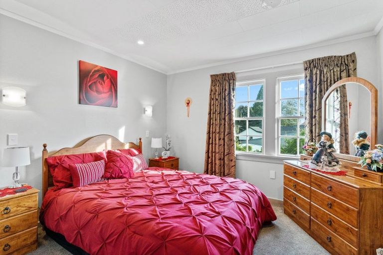 Photo of property in 68 Great North Road, Winton, 9720