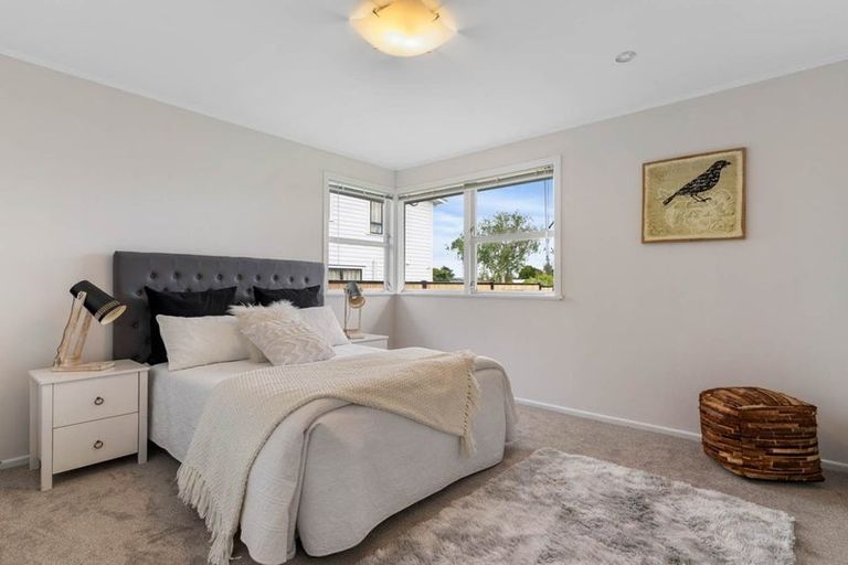 Photo of property in 24 Tairere Crescent, Rosehill, Papakura, 2113