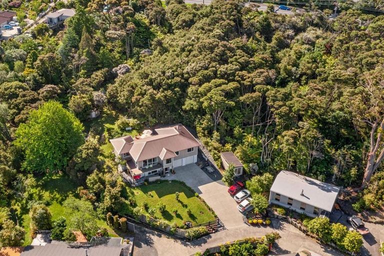 Photo of property in 127 Whangaparaoa Road, Red Beach, 0932