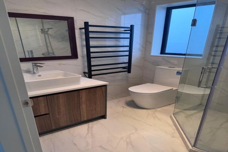 Photo of property in 18 Emerald Avenue, Rosehill, Papakura, 2113