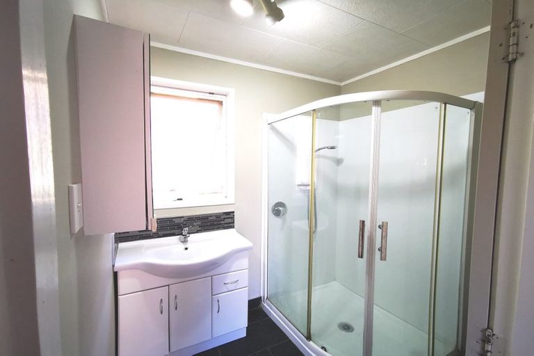Photo of property in 1/4 Osmond Court, Sunnyvale, Auckland, 0612