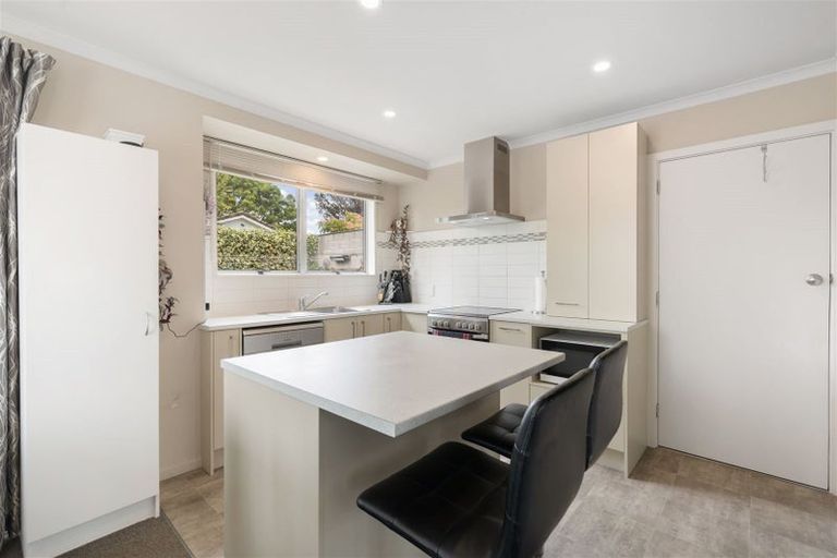 Photo of property in 4 Denniston Crescent, Redwood, Christchurch, 8051