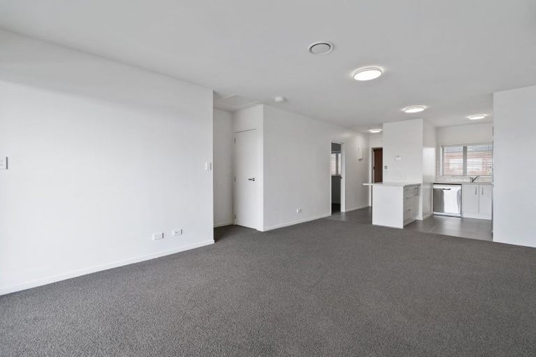 Photo of property in 2g/4045 Great North Road, Glen Eden, Auckland, 0602