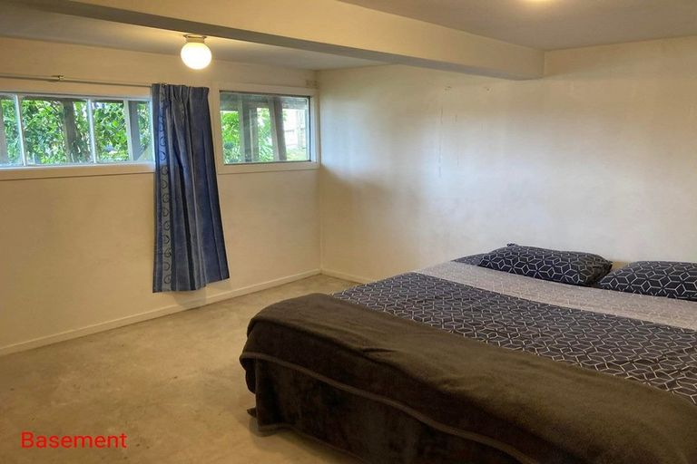 Photo of property in 4b Waiari Road, Conifer Grove, Takanini, 2112