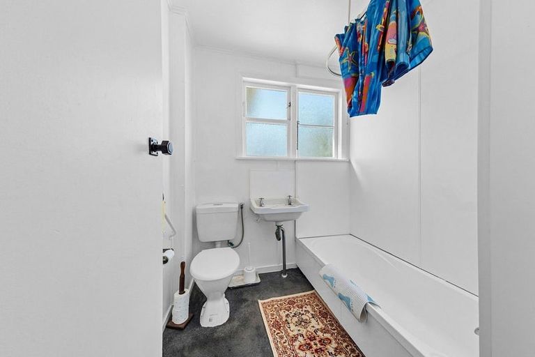 Photo of property in 66 Banks Street, Marfell, New Plymouth, 4310