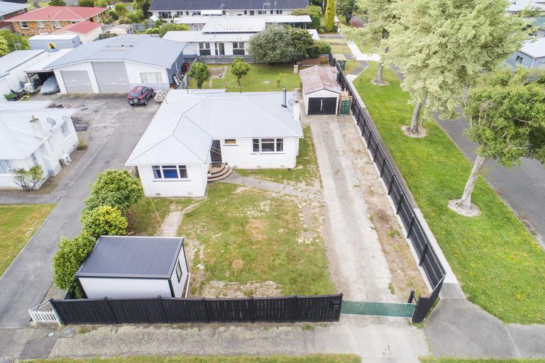 Photo of property in 17 Liverpool Street, Takaro, Palmerston North, 4412