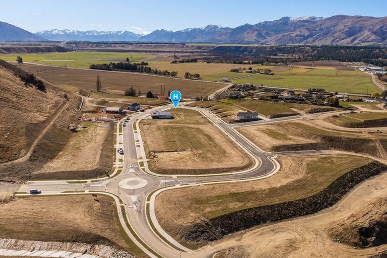 Photo of property in 2 Lake Mckay Drive, Luggate, Wanaka, 9382