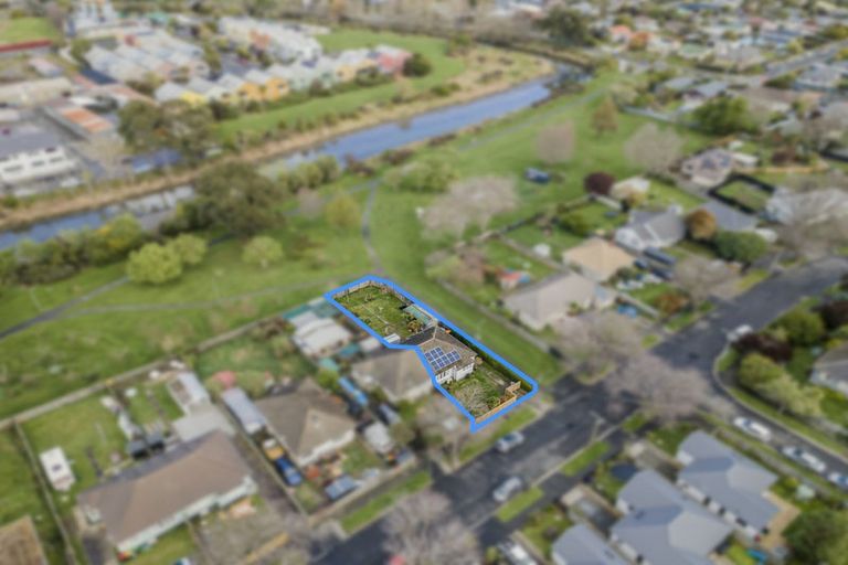 Photo of property in 32 Riley Crescent, Woolston, Christchurch, 8023