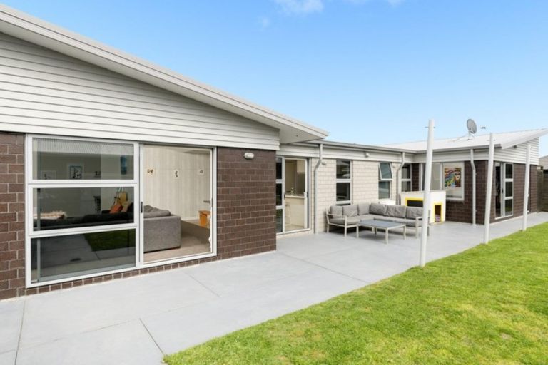 Photo of property in 23 Butterworth Crescent, Papamoa Beach, Papamoa, 3118