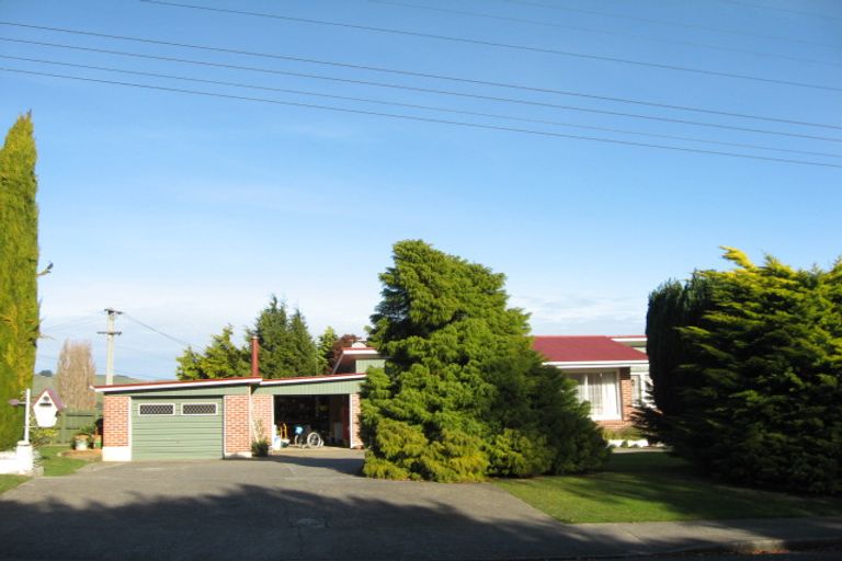 Photo of property in 2 Maitland Street, East Gore, Gore, 9710