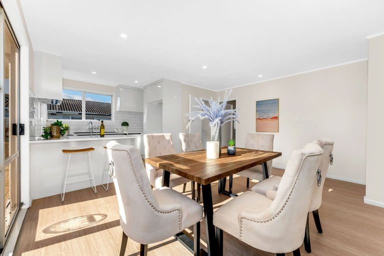 Photo of property in 30 Becker Drive, Weymouth, Auckland, 2103