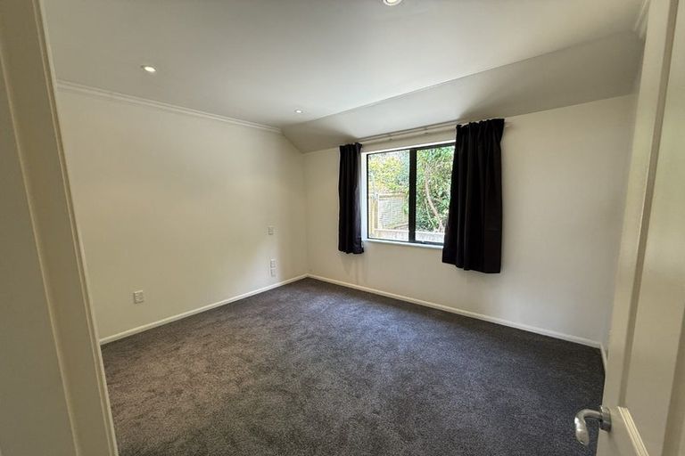 Photo of property in 28 Futuna Close, Karori, Wellington, 6012