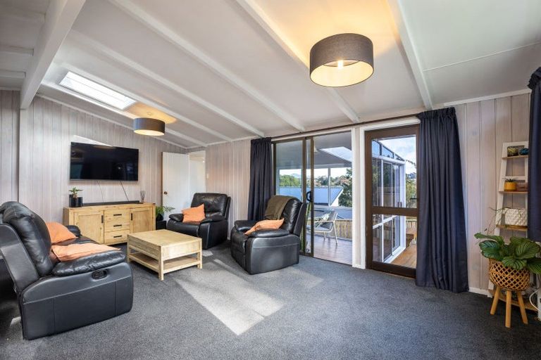 Photo of property in 21 Cumberland Street, Merrilands, New Plymouth, 4312