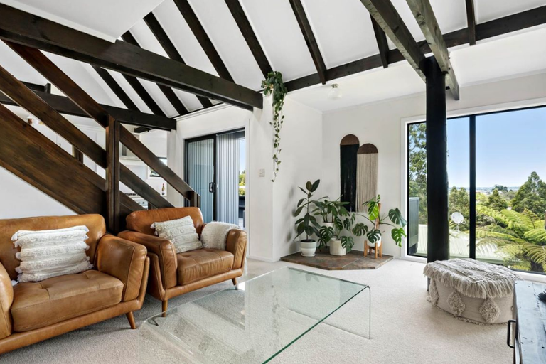 Photo of property in 35 Pluto Place, Beach Haven, Auckland, 0626