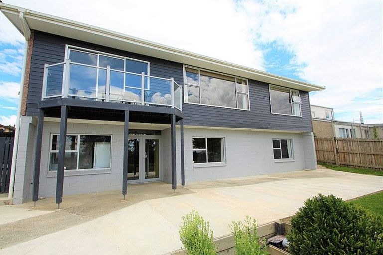 Photo of property in 6 Aotea Crescent, Gore, 9710