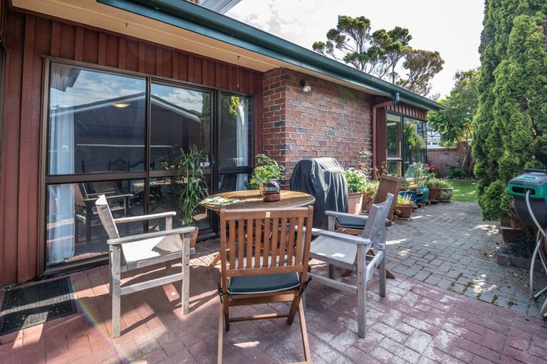 Photo of property in 26 Burbank Crescent, Churton Park, Wellington, 6037