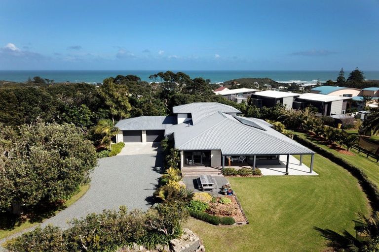 Photo of property in 36 Ripiro Drive, Baylys Beach, Dargaville, 0377
