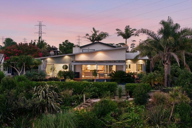 Photo of property in 48 Aurea Avenue, Pakuranga, Auckland, 2010