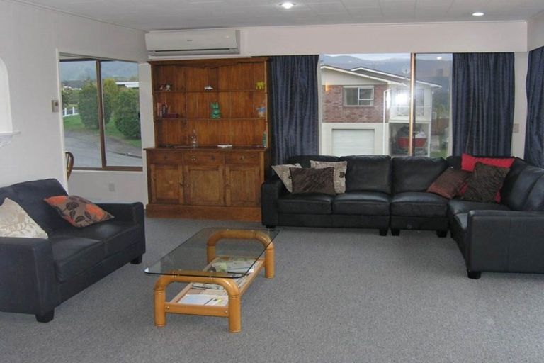 Photo of property in 5 Alleyne Court, Brown Owl, Upper Hutt, 5018