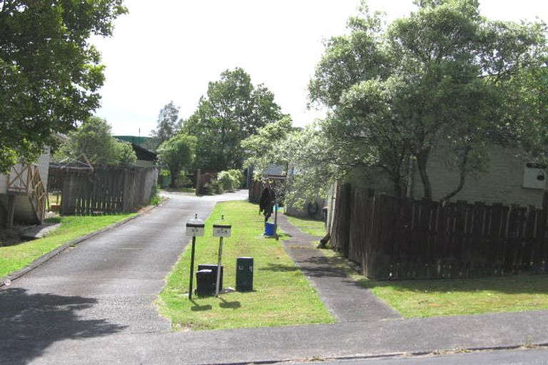 Photo of property in 1/25 Simon Ellice Drive, Bayview, Auckland, 0629