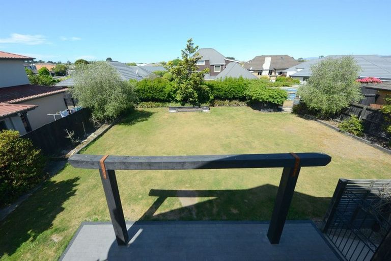 Photo of property in 3 Bottle Lake Drive, Parklands, Christchurch, 8083