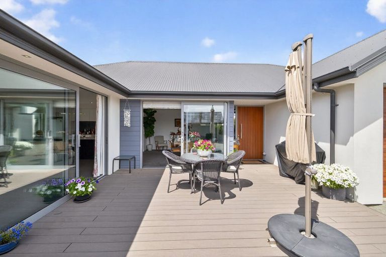 Photo of property in 17 Waterstock Way, Parklands, Christchurch, 8083