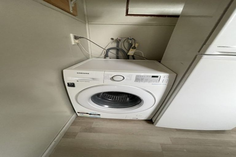 Photo of property in 28 Macdonald Crescent, Te Aro, Wellington, 6011