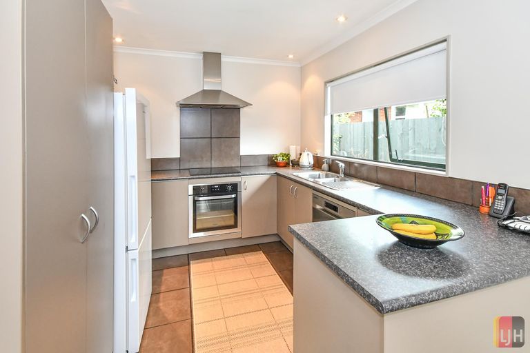 Photo of property in 19c Railway Street West, Papakura, 2110