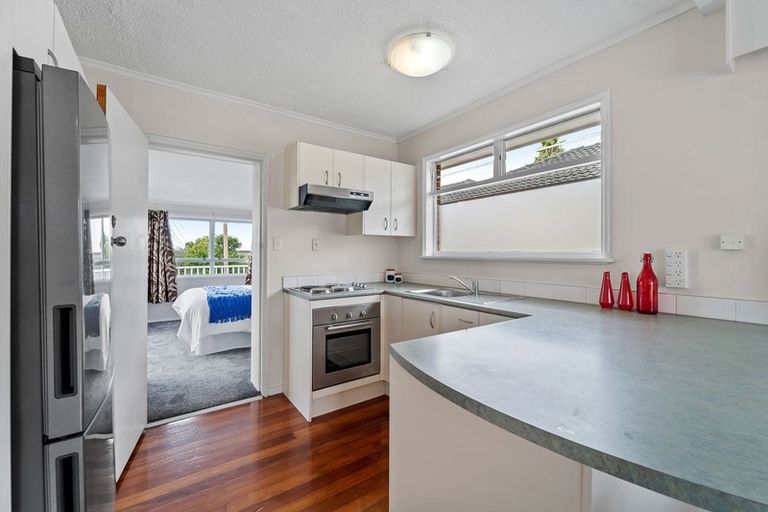 Photo of property in 125 Waimumu Road, Massey, Auckland, 0614
