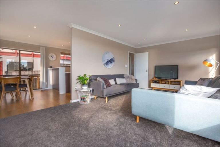 Photo of property in 19 Staysail Place, Whitby, Porirua, 5024