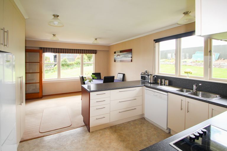 Photo of property in 25 Main Road, Maheno, Oamaru, 9495