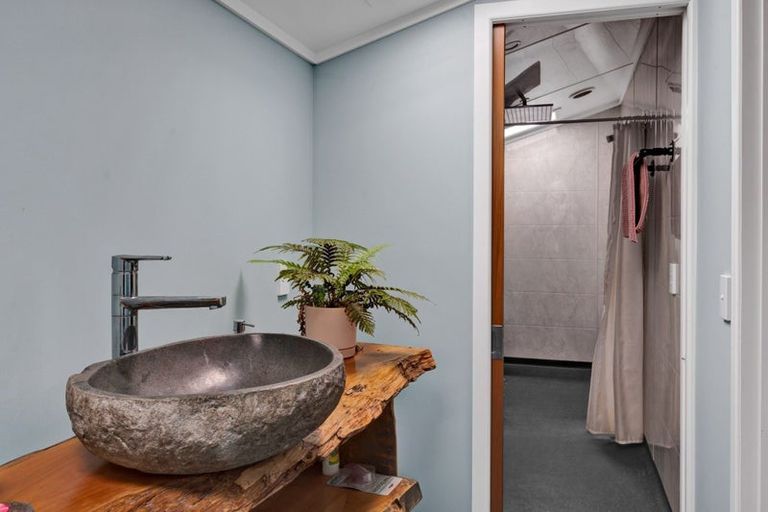 Photo of property in 9 Beach Road, Patea, 4520