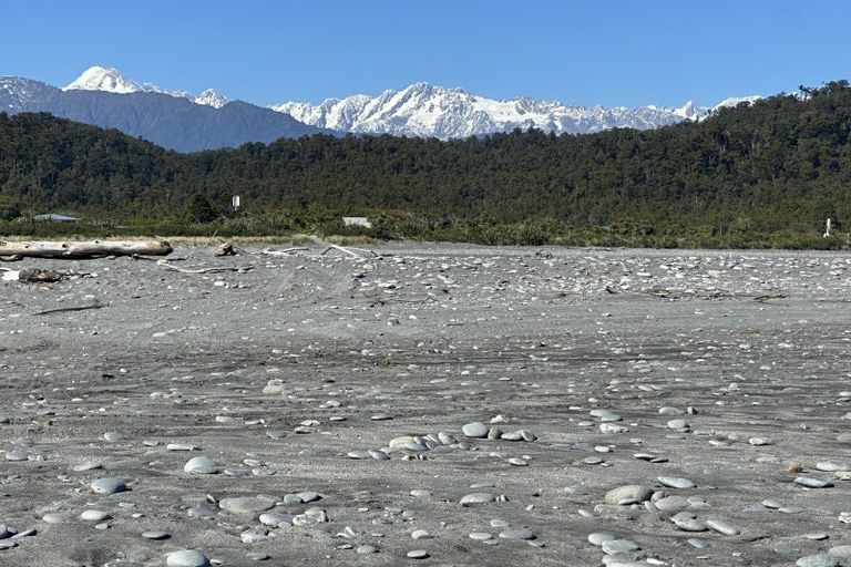 Photo of property in 14 The Strand, Okarito, Whataroa, 7886