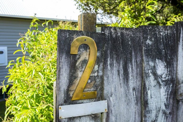 Photo of property in 2 Pokaka Street, Birchville, Upper Hutt, 5018