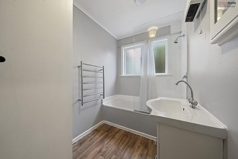 Photo of property in 4a Deller Grove, Silverstream, Upper Hutt, 5019