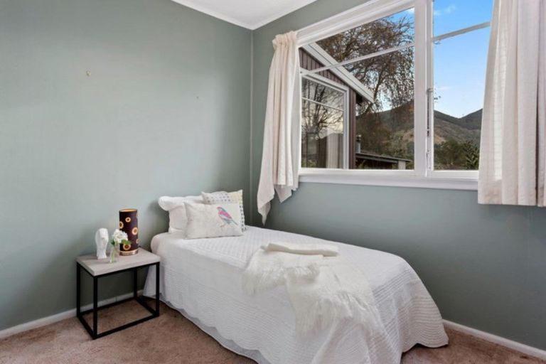 Photo of property in 5 Cholmondeley Lane, Governors Bay, Lyttelton, 8971